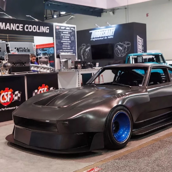 Inilah Datsun 240Z EV Bertenaga Tesla dan Berdesain Batmobile