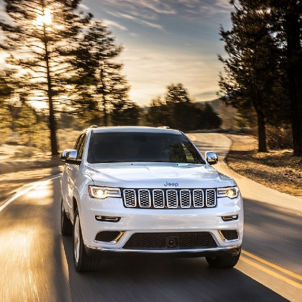 Bertuliskan "Drive on sunshine", Jeep Grand Cherokee 4xe 2022 Terungkap Untuk Pertama Kalinya