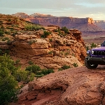 Jeep Wrangler dan Gladiator Hadir Dalam Edisi Spesial Rewind, Kental Nuansa Milenial