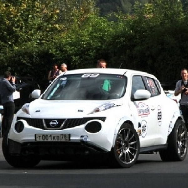 Berjantung GT-R! Nissan Juke Ini Melibas Aspal Dengan 800Hp