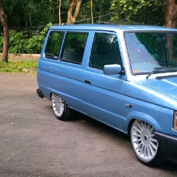 Toyota Kijang Super Bersolek Slammed, Paras Kandas Dicekoki Mesin Turbo Ganas