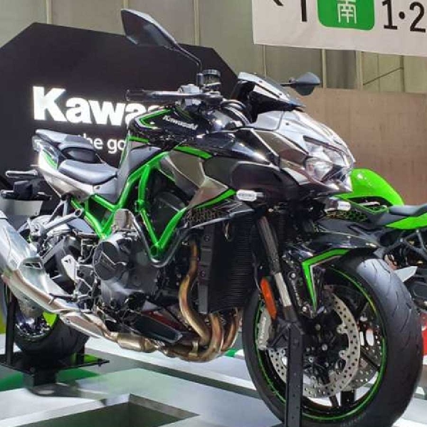 Kawasaki Mengerjakan Hybrid Powertrain dan AI untuk Sepeda Motor