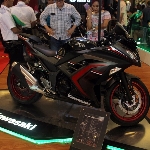 Kawasaki Ninja 250 Paling Banyak Diburu di IIMS 2016