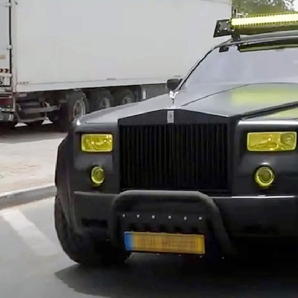 Konversi Gila Modifikasi Rolls-Royce Phantom 6x6