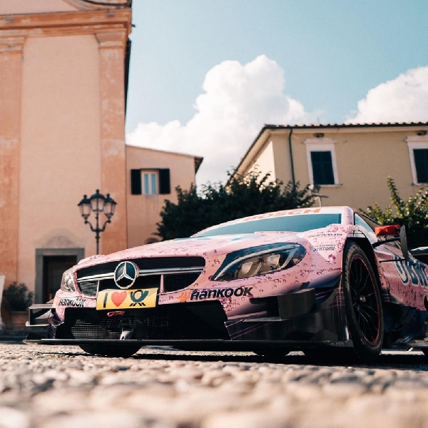 Mercedes-AMG C63 DTM Jadi Mobil Pengantin