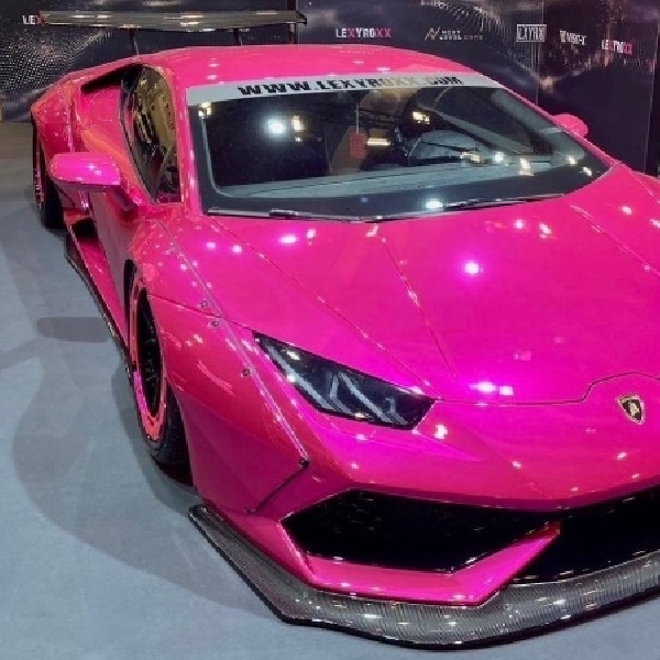 Beroutfit Pink, Lamborghini Huracan Cewek Cantik Ini Kece Digarap Liberty Walk