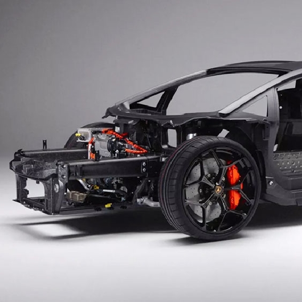 Lamborghini Pamer Chassis Model Pengganti Aventador