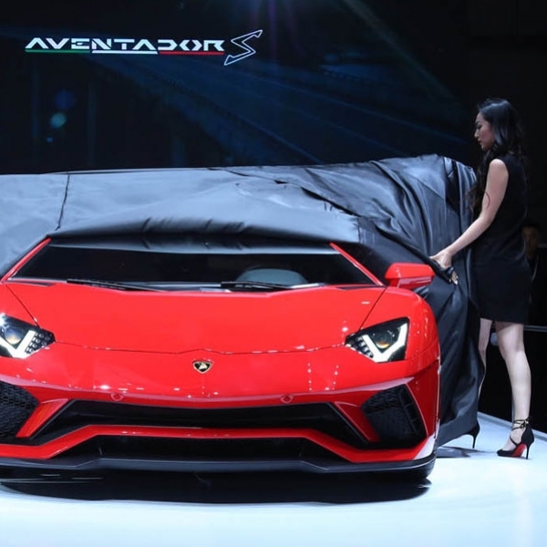 Lamborghini Performante dan Aventador S Mulai Debutnya di Asia