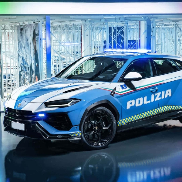 Lamborghini Urus Digunakan Sebagai Mobil Polisi di Italia