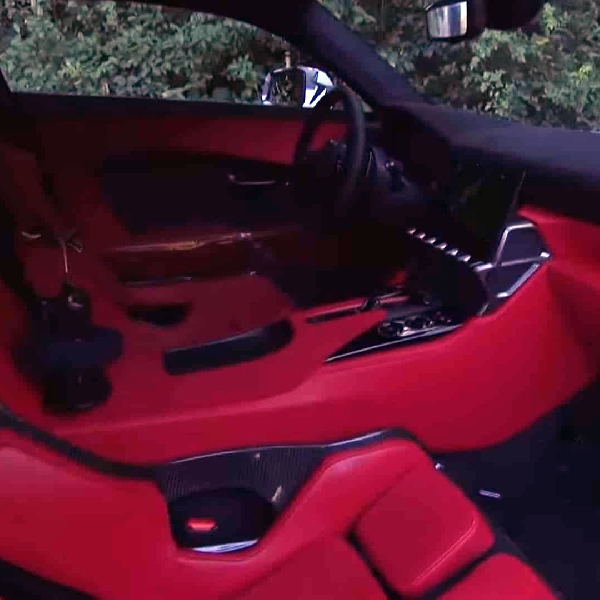 Lexus Pamer Interior Supercar LFR Pertama Kalinya