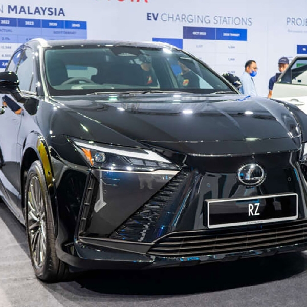 Lexus RZ 450e Dual-Motor EV Bertenaga 313 PS, Memiliki Jangkauan 440 Km