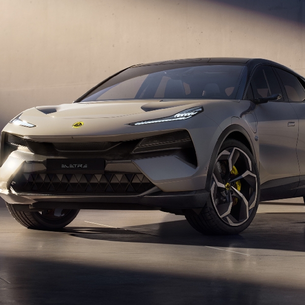 SUV Listrik Lotus Eletre Meluncur, Siap Jegal Tesla Model X?