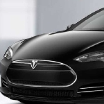Baterai Mati, Pemilik Tesla S Klaim Terkunci Dari Luar