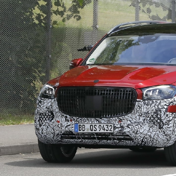 Spy Shot: Mercedes-AMG GLS Maybach Facelift Terciduk, Upgrade Minor Di Semua Lini