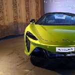 Debut McLaren Artura PHEV Alami Kemunduran Lagi