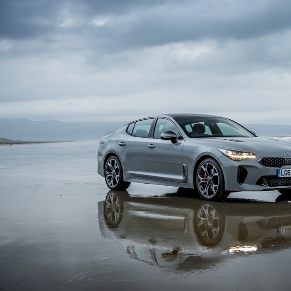 Kia Stinger dan Stonic Raih Peringkat Tertinggi Euro NCAP