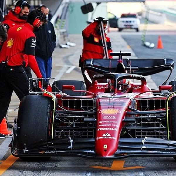 Merasakan Performa F1-75, Carlos Sainz Senang Tapi Belum Puas