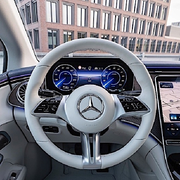Mercedes Benz Buka Dealer Mobil Listrik Pertama di Jepang