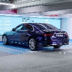 Mercedes EQS Kini Sudah Dilengkapi Teknologi Parkir Otomatis