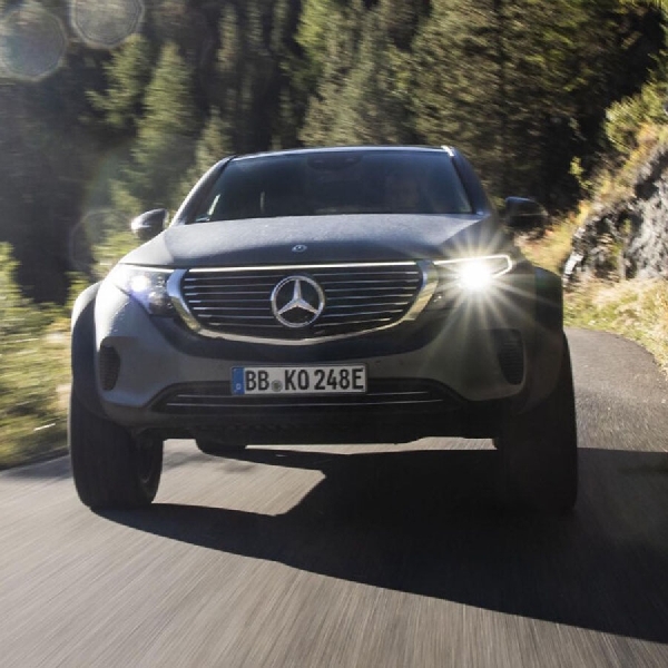 Mercedes Hadirkan Konsep Off-Road Berbasis EQC