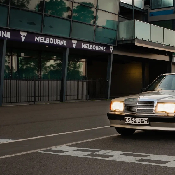 Mercedes-Benz 190E Cosworth Ex Ayrton Senna Dilelang, Segini Harganya