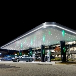 Mercedes Membuka Hub Pengisian Cepat 400 kW Baru yang Mewah di Amerika