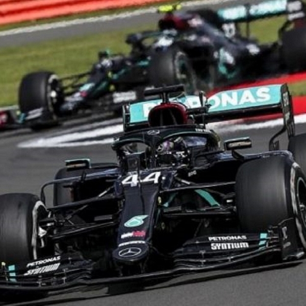 Mercedes Peringkat 1-2 di Sesi Latihan Bebas, Hamilton Soroti Cuaca di Grand Prix Spanyol