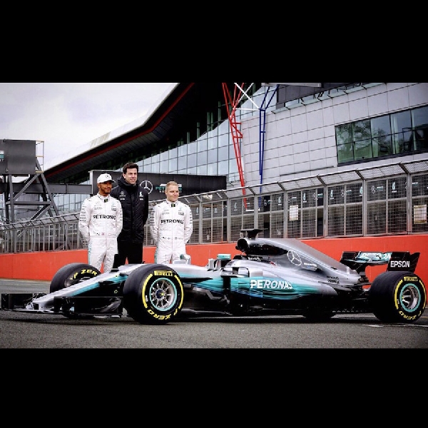 F1: Mercedes Ungkap Mobil Formula 1 Terbarunya 'W08 EQ Power plus'
