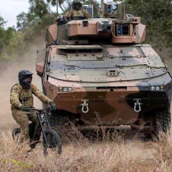 Militer Australia Menguji Coba Surron Firefly Untuk Misi Pengintaian