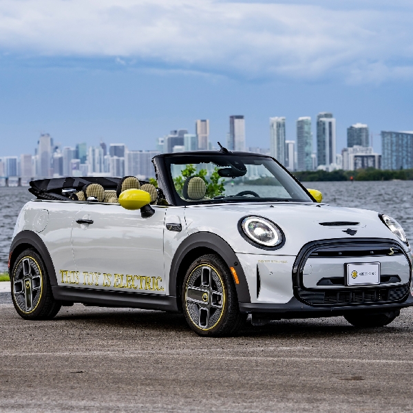 Satu-Satunya Di Dunia, MINI Luncurkan Cooper SE Convertible