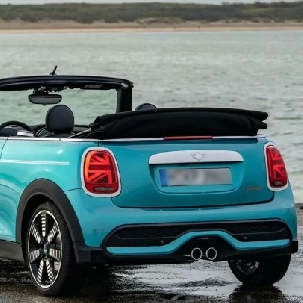 MINI Rayakan 30 Tahun Kehadiran Model Convertible dengan Seaside Edition