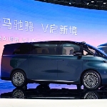Minivan Geely Galaxy V900 Pecahkan Rekor Dunia Guinness