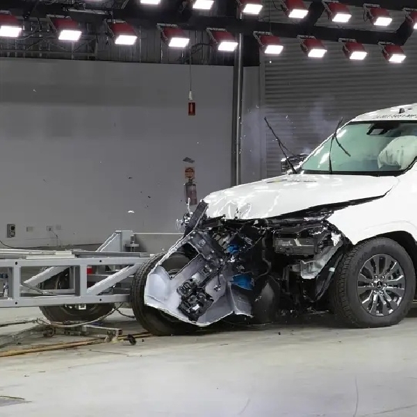 Mitsubishi Triton Uji Tabrak Di ANCAP Australia, Ini Hasilnya