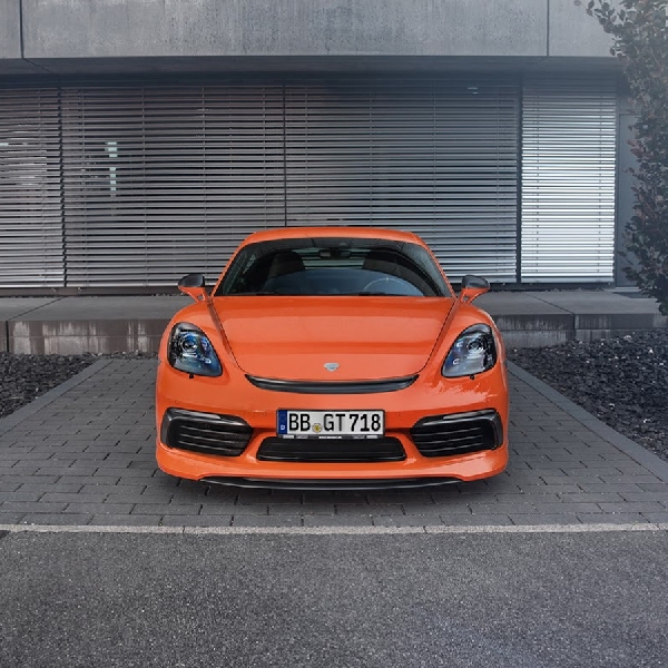 Modifikasi Porsche 718 Boxster: Sporty dan Lebih Bertenaga