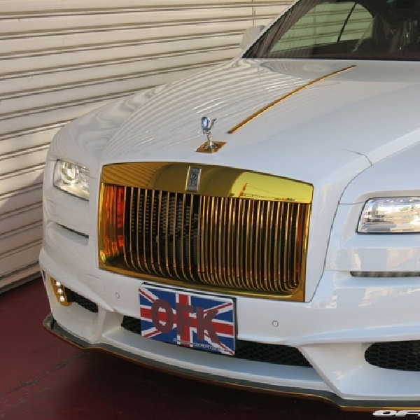 Modifikasi Rolls-Royce Wraith - Dilapis Emas Ala Kendaraan Louis XVI