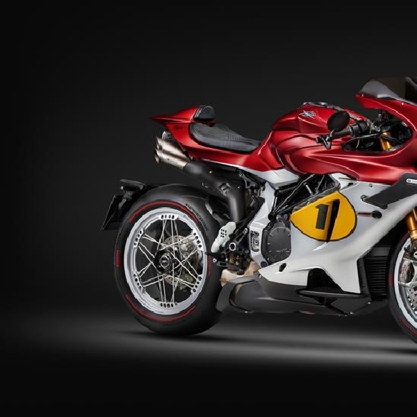 MV Agusta Superveloce 1000 Ago, Motor Spesial Untuk Tribute Giacomo Agostini