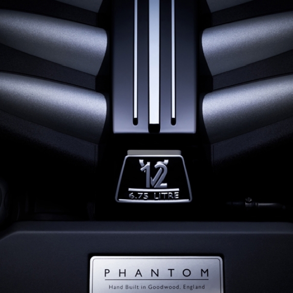 Rolls-Royce Hadirkan Phantom Terbaru