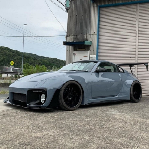 Nissan 350Z "Slantnose" Terlihat Seperti Baby Porsche