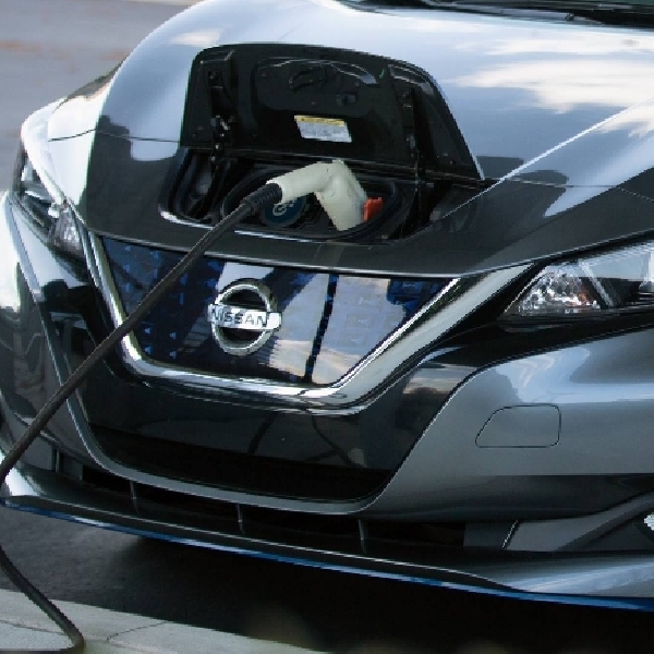Baterai Mudah Terbakar, 40.000 Nissan Leaf Direcall