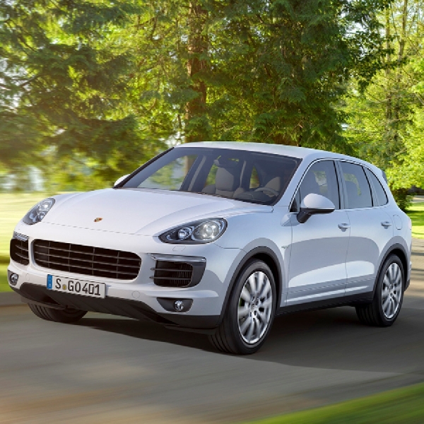 Porsche Kembangkan Cayenne Turbo S E-Hybrid 671 HP