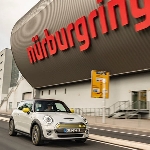 Mini Cooper SE Diuji Di Nurburgring Hanya dengan Satu Pedal