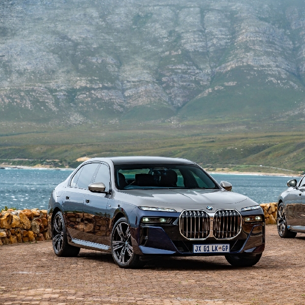 BMW Seri 7 Dan i7 Terkena Recall, Ini Masalahnya