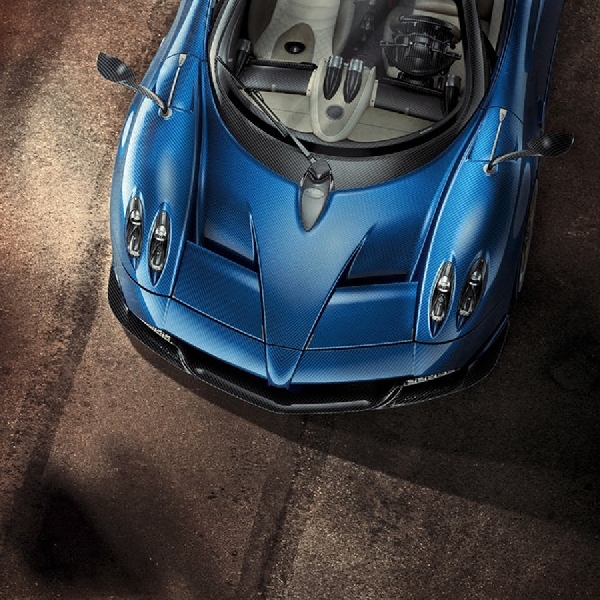 Pagani Huayra Roadster Padukan Gaya Mengemudi dan Artistik