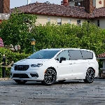Rayakan Ulang Tahun ke-100, Chrysler Hadirkan Pacifica Edisi Khusus Tahun 2026