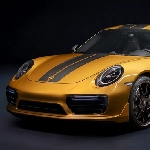 Paten Unik Porsche, Ubah Racing Stripes Jadi Indikator Baterai