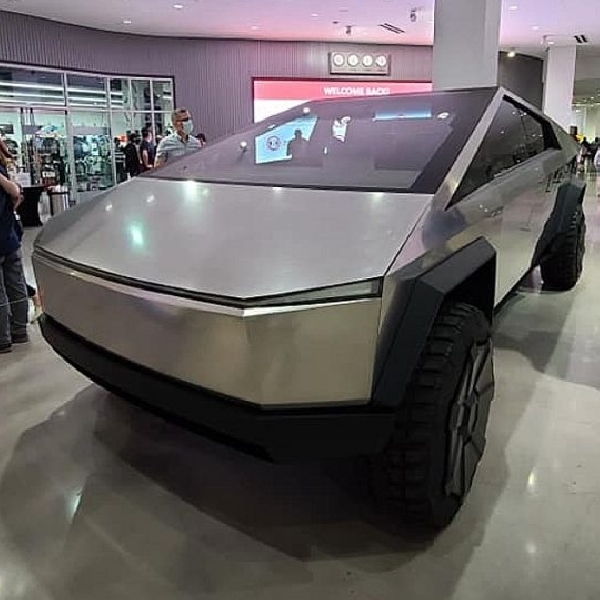 Petersen Automotive Museum akan Buat Pameran Khusus untuk Seluruh Kendaraan Tesla