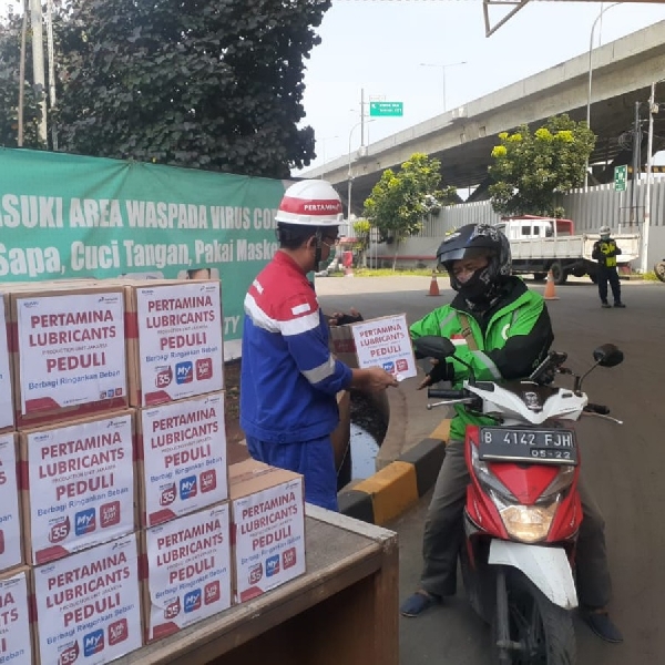 Pertamina Production Unit Jakarta Bagi-bagi Sembako Untuk Pengemudi Transportasi Umum