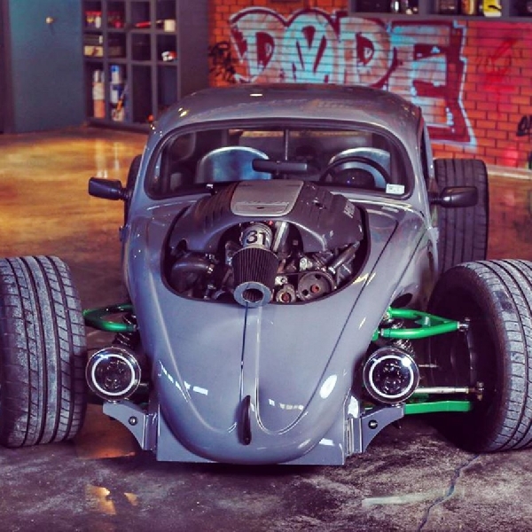VW Beetle Beast Monster, Berkat Mesin HEMI V8 dengan Gaya Drag