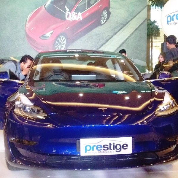 Tesla Model 3 Sudah Bisa Dipesan, Dipamerkan di Pasific Place SCBD