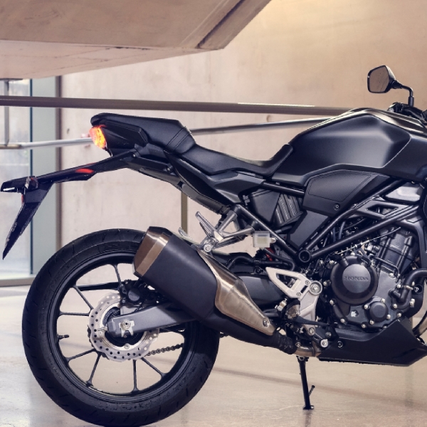 Honda CB250R Dapat Upgrade Ringan Untuk Model 2022
